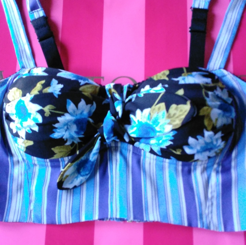 Rare Victoria's Secret Summer Top